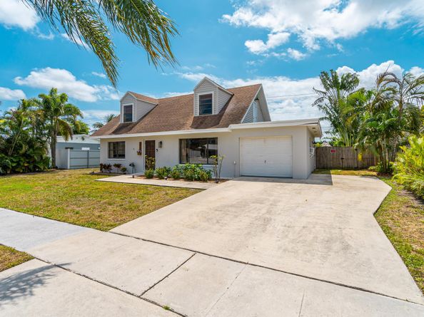 337 Cypress Lane, Palm Springs FL 33461