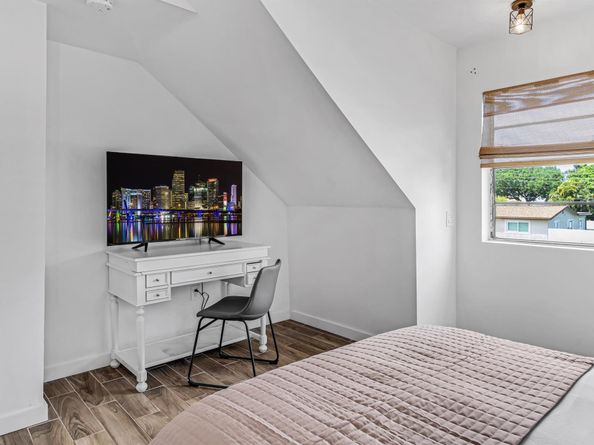 337 Cypress Lane, Palm Springs FL 33461