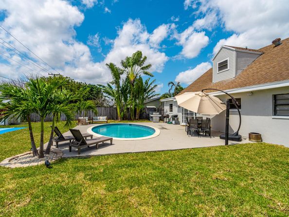 337 Cypress Lane, Palm Springs FL 33461