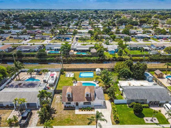 337 Cypress Lane, Palm Springs FL 33461