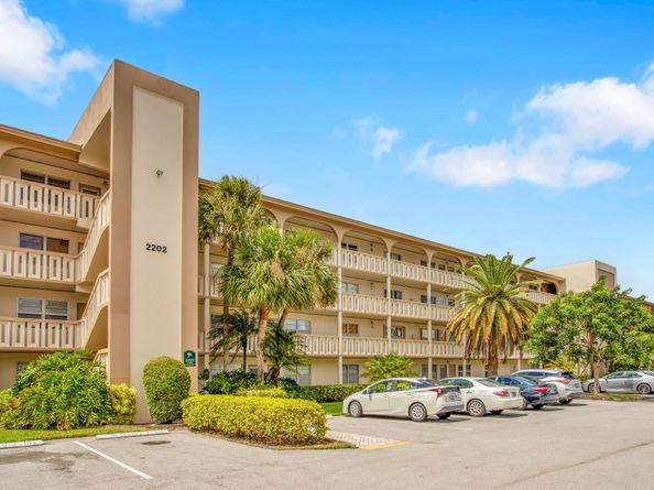 2202 Lucaya Bnd D4, Coconut Creek FL 33066