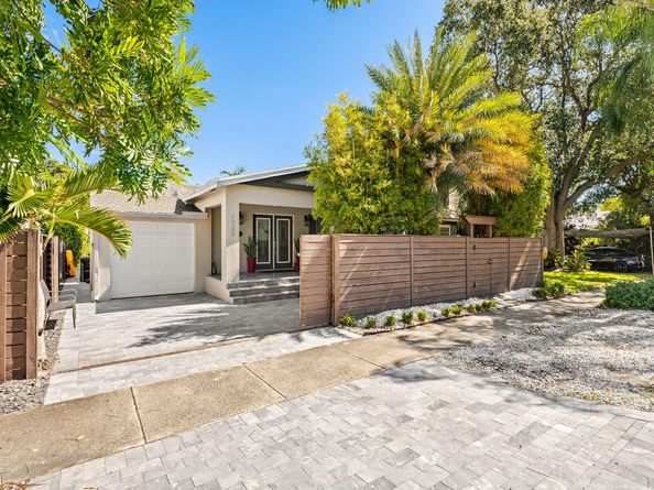 1309 NE 3rd St, Fort Lauderdale FL 33301