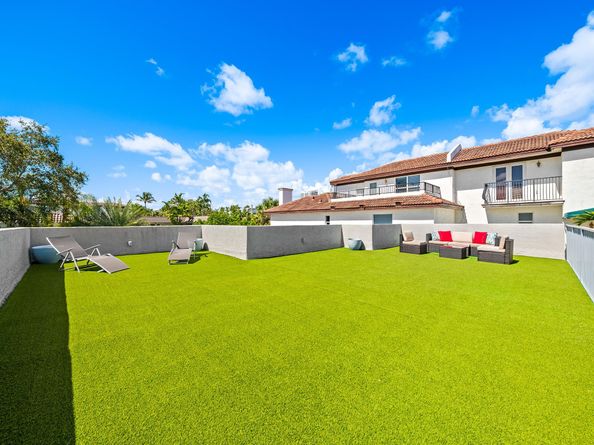 1309 NE 3rd St, Fort Lauderdale FL 33301