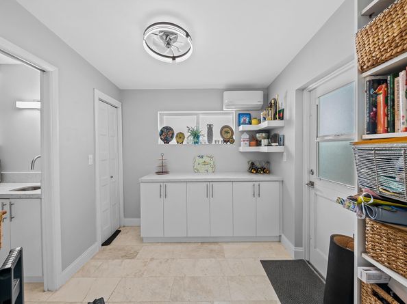 1309 NE 3rd St, Fort Lauderdale FL 33301