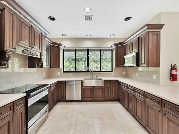 645 NW 102nd Ave, Coral Springs FL 33071