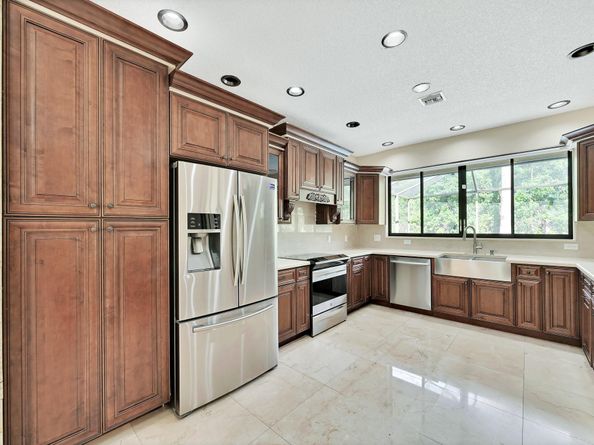 645 NW 102nd Ave, Coral Springs FL 33071