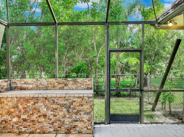 645 NW 102nd Ave, Coral Springs FL 33071