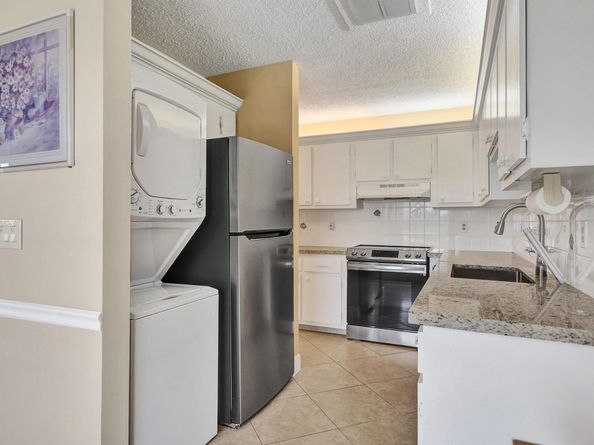 1051 Orange Terrace 101, Delray Beach FL 33445