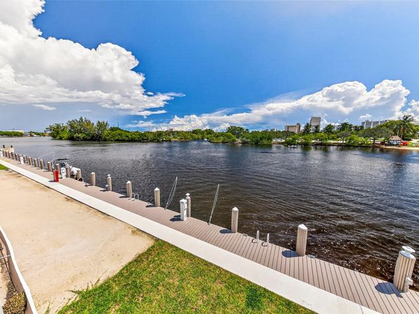 1160 N Federal Hwy 1022, Fort Lauderdale FL 33304