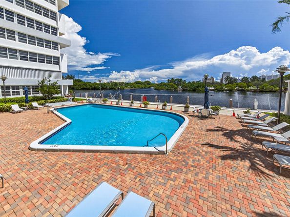 1160 N Federal Hwy 1022, Fort Lauderdale FL 33304