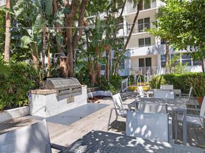 1160 N Federal Hwy 1022, Fort Lauderdale FL 33304