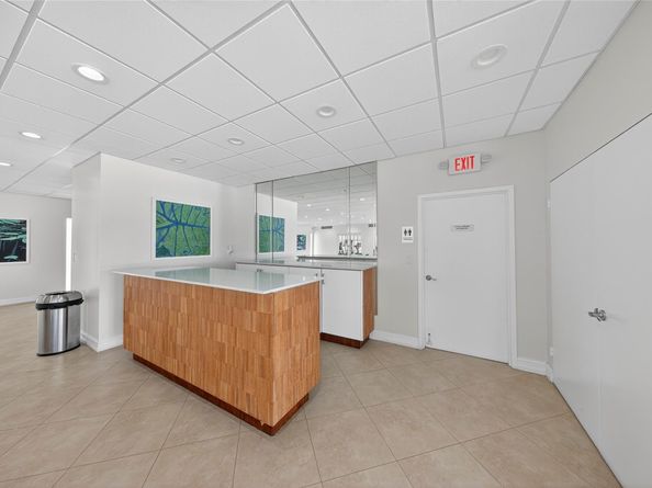 1160 N Federal Hwy 1022, Fort Lauderdale FL 33304