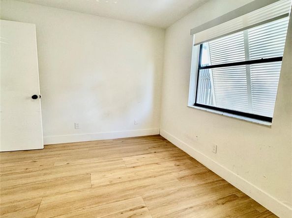 11245 NW 14th Ct, Pembroke Pines FL 33026