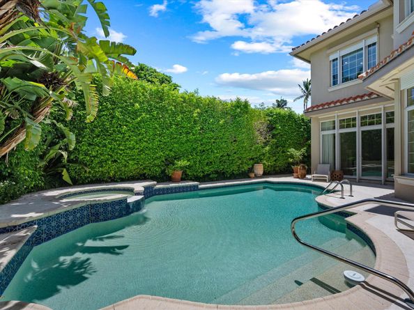 217 Everglade Avenue, Palm Beach FL 33480