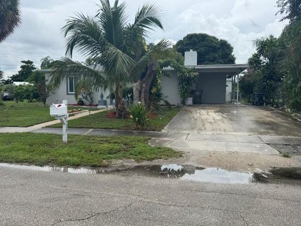 2329 West Dr, West Palm Beach FL 33409