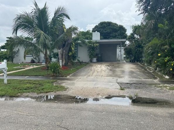 2329 West Dr, West Palm Beach FL 33409