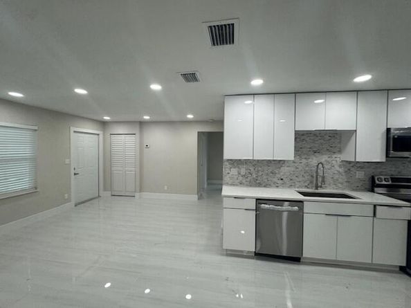 2329 West Dr, West Palm Beach FL 33409