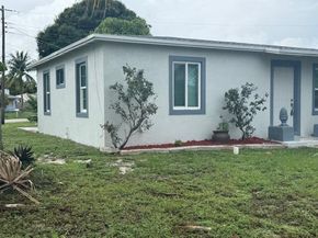 2329 West Dr, West Palm Beach FL 33409