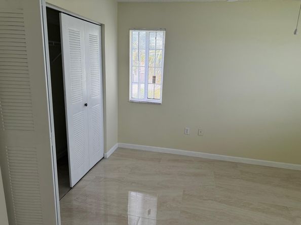 5061 Wiles Rd 202, Coconut Creek FL 33073