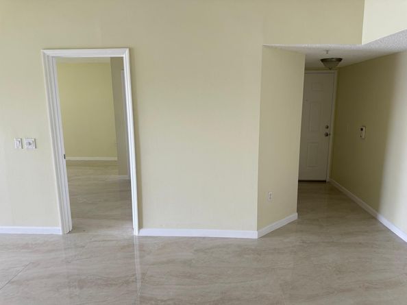 5061 Wiles Rd 202, Coconut Creek FL 33073