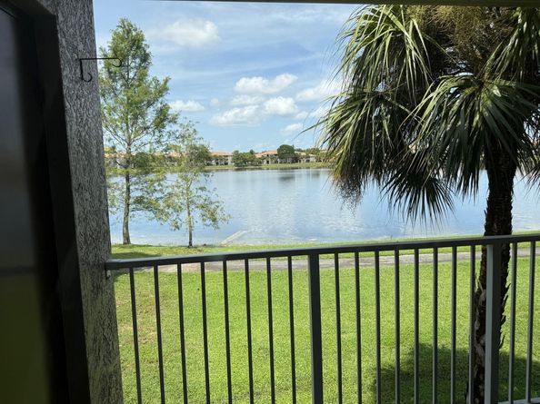 5061 Wiles Rd 202, Coconut Creek FL 33073