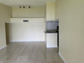 5061 Wiles Rd 202, Coconut Creek FL 33073