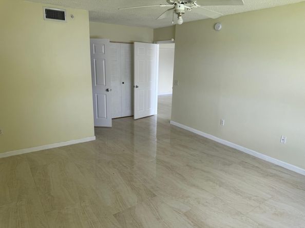 5061 Wiles Rd 202, Coconut Creek FL 33073