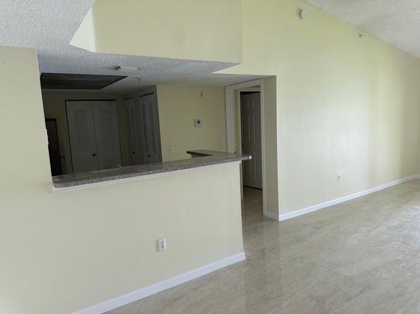 5061 Wiles Rd 202, Coconut Creek FL 33073