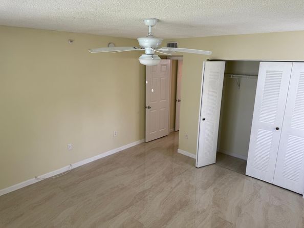 5061 Wiles Rd 202, Coconut Creek FL 33073