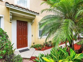 1031 Pinewood Lake Court, Greenacres FL 33415