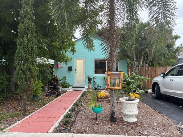 Undisclosed Address #FX-10525128, Hollywood FL 33020