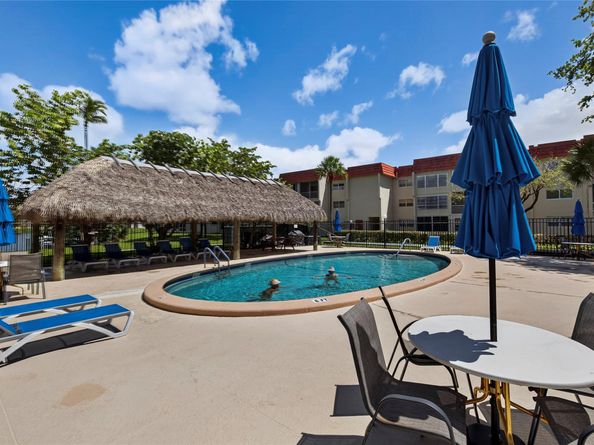 2931 Sunrise Lakes Dr 201, Sunrise FL 33322