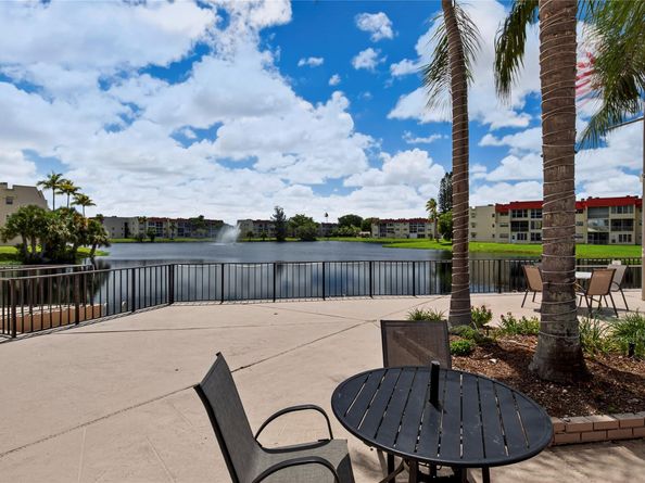 2931 Sunrise Lakes Dr 201, Sunrise FL 33322