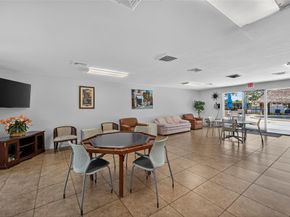 2931 Sunrise Lakes Dr 201, Sunrise FL 33322