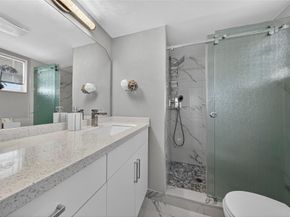 2931 Sunrise Lakes Dr 201, Sunrise FL 33322