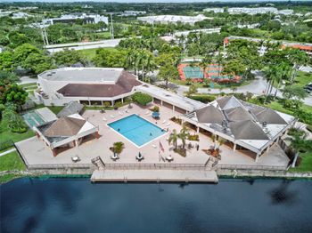 2931 Sunrise Lakes Dr