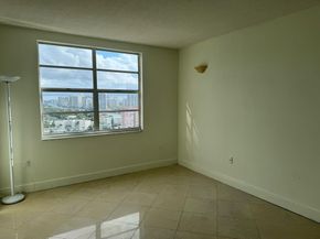 1980 S Ocean Dr 20Q, Hallandale Beach FL 33009