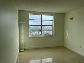 1980 S Ocean Dr 20Q, Hallandale Beach FL 33009