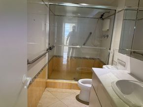 1980 S Ocean Dr 20Q, Hallandale Beach FL 33009