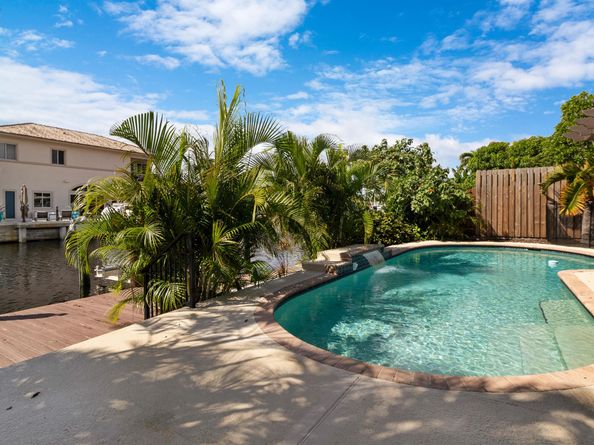 2342 SE 10th Street, Pompano Beach FL 33062