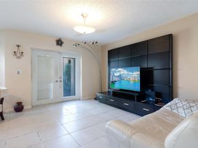 14015 N Forest Oak Cir 14015, Davie FL 33325