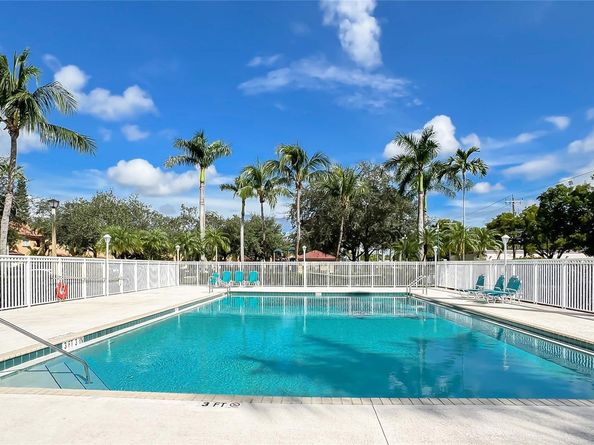 14015 N Forest Oak Cir 14015, Davie FL 33325