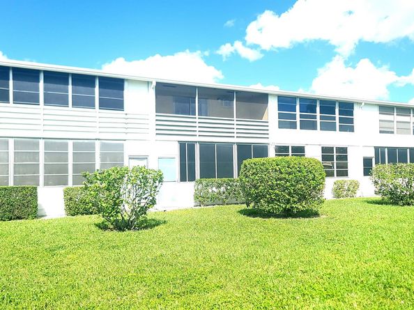 402 Windsor R, West Palm Beach FL 33417