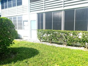 402 Windsor R, West Palm Beach FL 33417