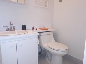402 Windsor R, West Palm Beach FL 33417