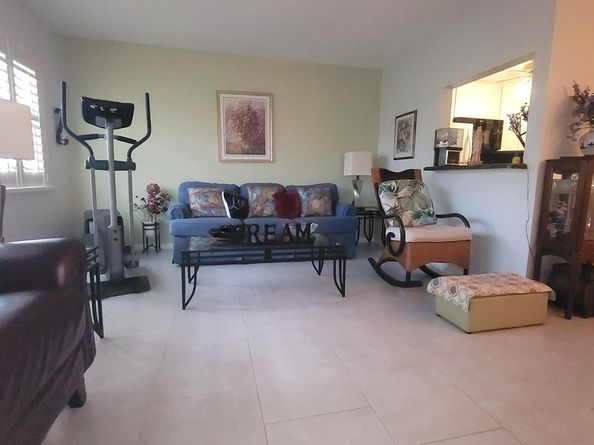 402 Windsor R, West Palm Beach FL 33417