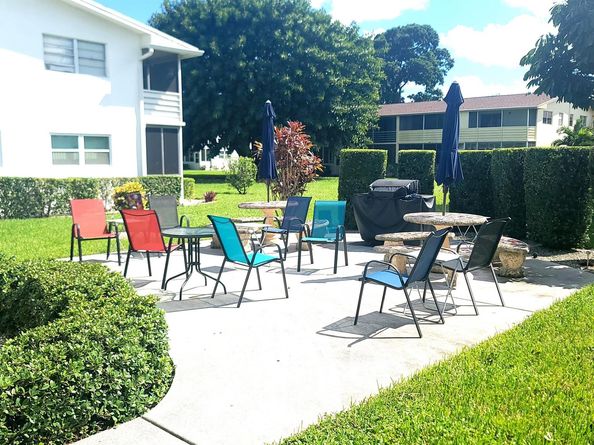 402 Windsor R, West Palm Beach FL 33417