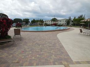 402 Windsor R, West Palm Beach FL 33417