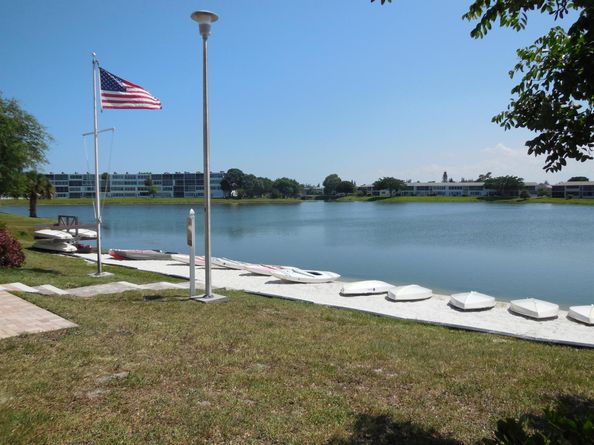 402 Windsor R, West Palm Beach FL 33417