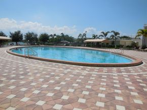 402 Windsor R, West Palm Beach FL 33417